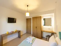 Peaceful Apartment Near Adelianos Kampos