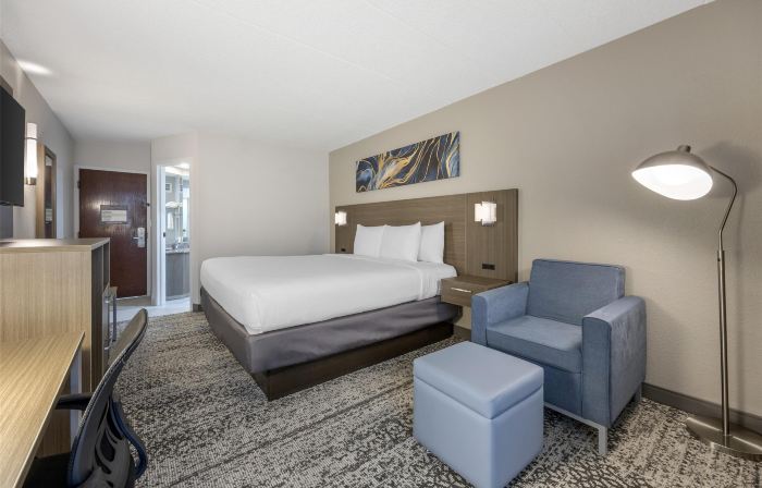 SureStay Plus Hotel by Best Western Chicago Lombard