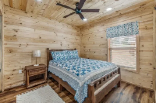 The Blue Iris Cabin on Lake Granbury