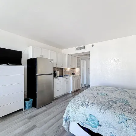 Instaworthy-Prestigious Sunny Isles Beach. Direct beach access from building