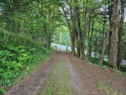 Charming 3-bedroom renovated farmhouse in Cooperstown with Wi-Fi and AC Hotels in Hartwick