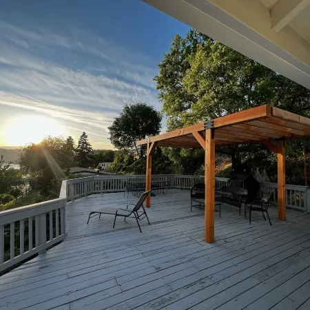 Point Lyle 3 Bedroom Home by RedAwning