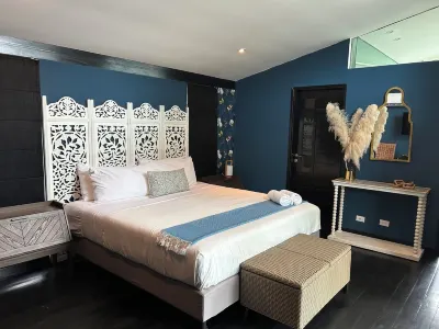 Artistically designed villa in the heart of Tamarindo, private pool, beach close Hotel di 