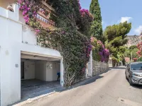 Elegant Seaside Villa in Èze Hotels in Eze