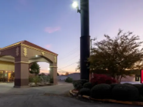 牛津紅頂套房酒店 牛津酒店