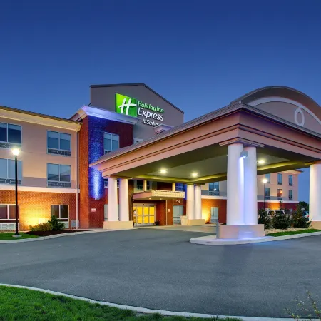 Holiday Inn Express & Suites LANCASTER EAST - STRASBURG by IHG
