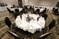 Holiday Inn & Suites DETROIT - TROY by IHG - breakfast