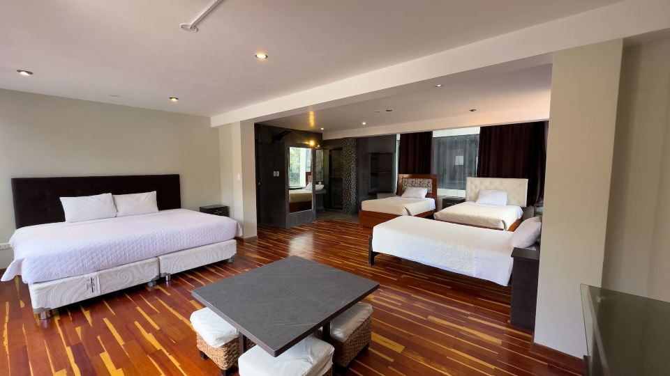 Hotel California Urubamba