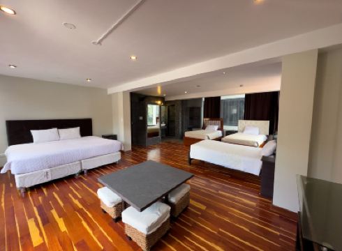 Hotel California Urubamba