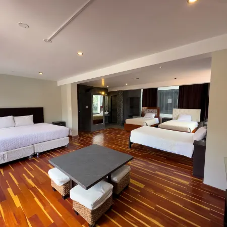 Hotel California Urubamba