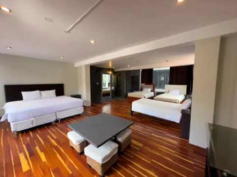 Hotel California Urubamba