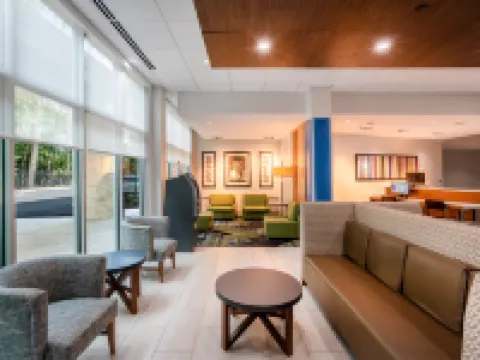 亞特蘭大機場東北哈皮維利智選假日套房酒店 黑普維爾酒店