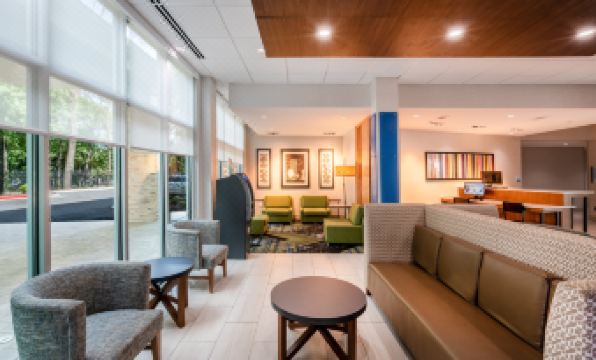 Holiday Inn Express & Suites ATLANTA AIRPORT NE - HAPEVILLE by IHG