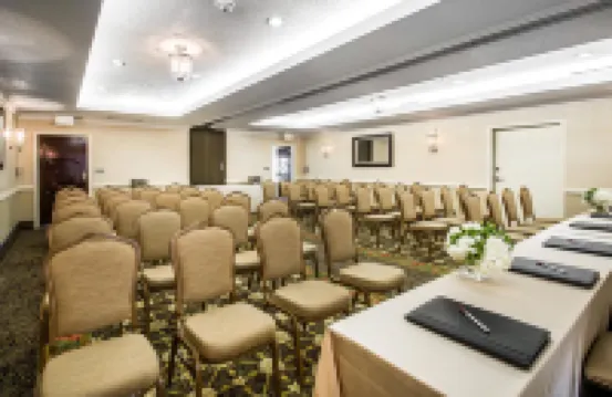 Comfort Suites Paradise Island - 4-Star