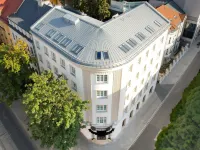 ذا كراون كراكاو سينتر - هاندوريتين كوليكشن أكور Hotels near لاوبزوف