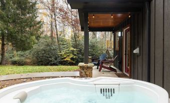 Bears Place by Avantstay Cozy Mountain Cabin in Brevard + Firepit