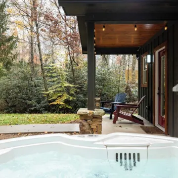 Bears Place by Avantstay Cozy Mountain Cabin in Brevard + Firepit