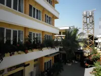 Top Star Hotel Hotels in Cepu