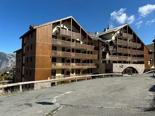 Risoul Duplex 48 m2 6/8 Couchages Résidence au Pied des Pistes, Piscine, Sauna Hotels in Risoul