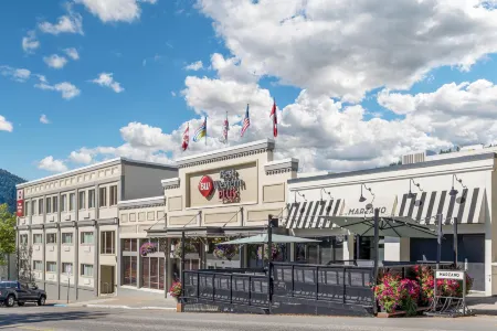 Best Western Plus Baker Street Inn  Convention Centre Отели рядом с достопримечательностью «Парк Лейк Сайд»