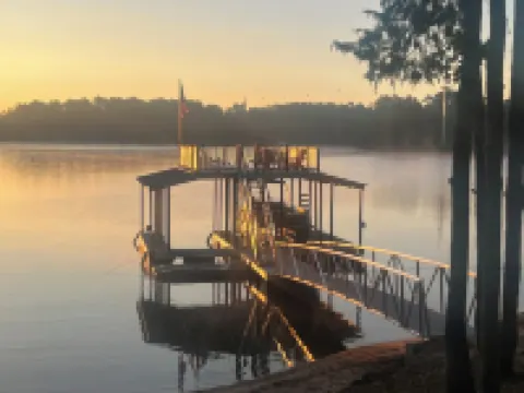 Quiet Secluded Lakeside Home on Fishing Creek of Clarks Hill Lake.