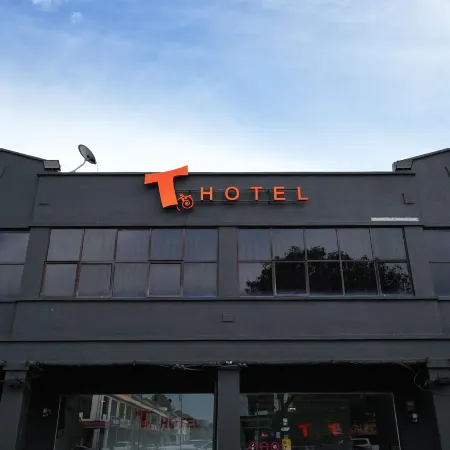 T Hotel Anggerik