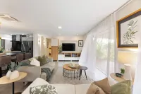 Cornubia Luxury Nature Haven- Family & Pet friendly & wheelchair-friendly Hotels in Loganholme