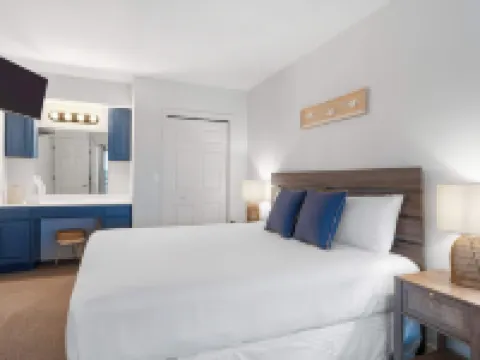 Lakefront Oasis Amazing Views! Hotels in Stone County