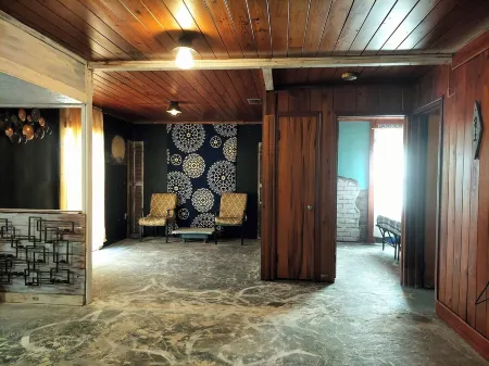 Rustic private aptzen Eau Gallie Downtown & 5 minutes Melbourne Beach