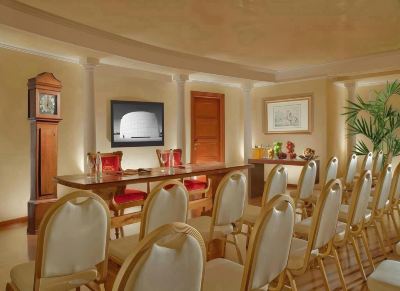 会議室 ホテル ラファエル ルレ&シャトーの写真