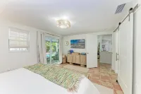 Meant to Bee on Ami Managed by Beach Retreats