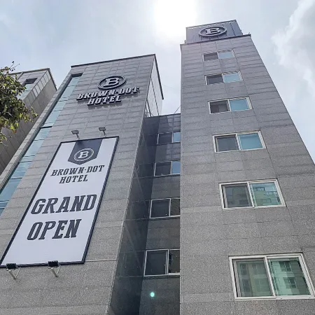 Brown Dot Hotel