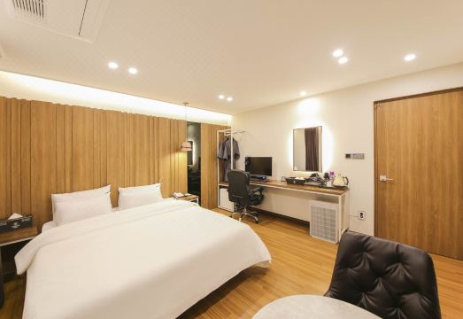 객실 비교 분석