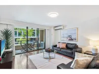 Poolside 2-Bed Haven, Walk to City Centre