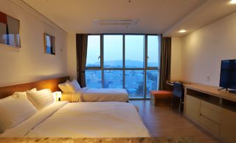 J-One Hotel