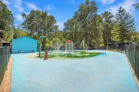 Mendocino Redwoods RV Resort Hotels in Willits