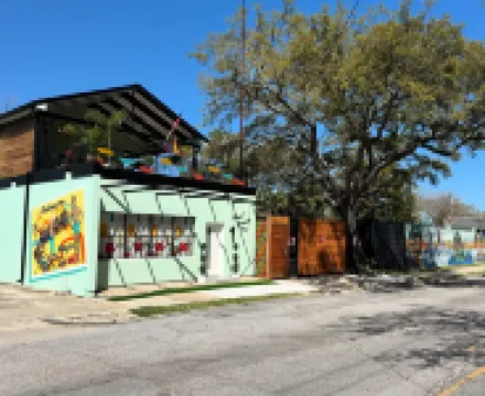 新奧爾良鐵路場 – 限成人，衣可選泳池 鄰近皇家街的酒店