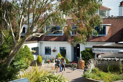 Knoll House Hotels in 