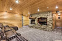 Fenced Yard, Gazebo! Eagle Mountain Extended Stay - bar