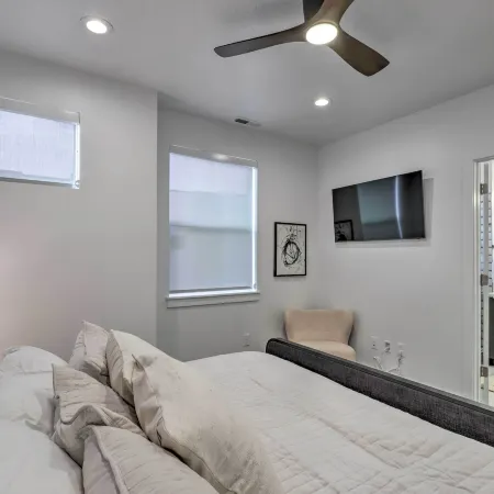 Chic & Sunny Provo Townhome w/ Rooftop Deck!