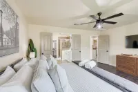 8 Mi to Fort Cavazos! Modern Home w/ Fire Pit - 3 ดาว
