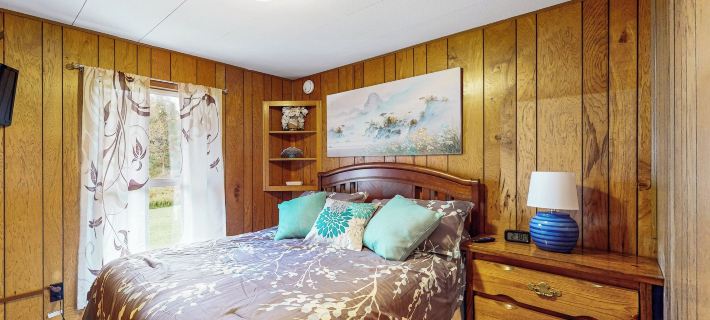 Countryside Couples Retreat! Gateway to Corning Hotels in Steuben County