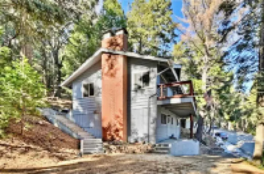 3BR Idyllic Cabin in the Woods w/ Wood Fireplace