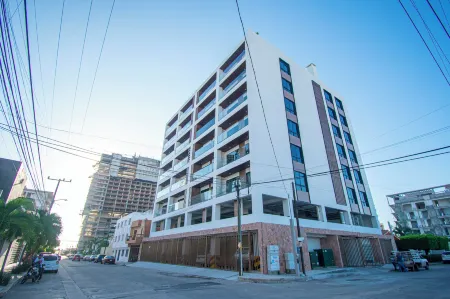 Makeva Condos, Near Malecon