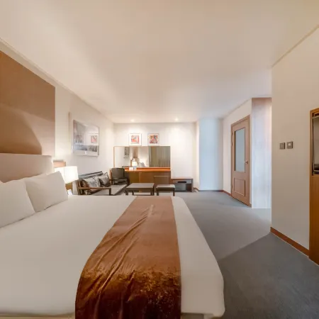 Hyunjin Tourist Hotel