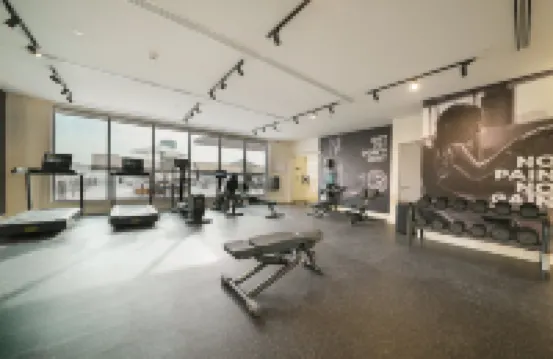 โนวา เอ็ม โฮเทล เอดจ์ บาย โรทานา