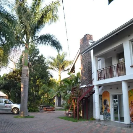 Legend Safari Lodge Отели в г. Хараре