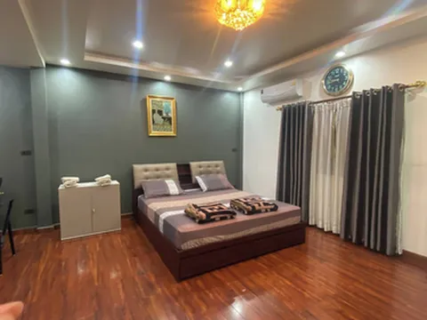 รูปภาพของบ้านพักบังกะโลปรับปรุงใหม่ที่สวยงาม 2 ชั้น