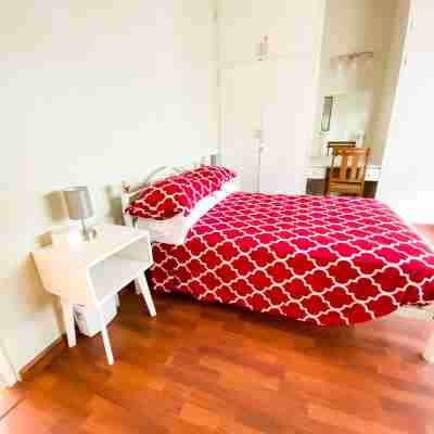 Stylish 1-Bed Opposite Queen’s Park Savannah Rooms