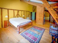 Beautiful farmhouse with private pool - พร้อมระเบียง
